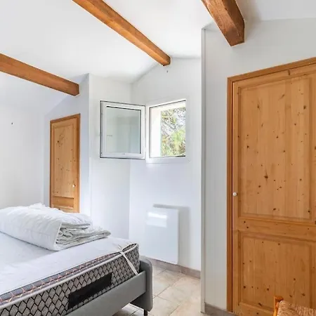 Holiday home La Maison Des Epinouses, 4 A 450m De La De Chaucre *