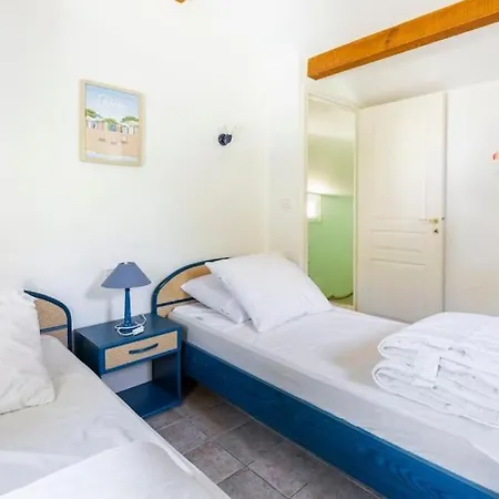 Holiday home La Maison Des Epinouses, 4 A 450m De La De Chaucre *