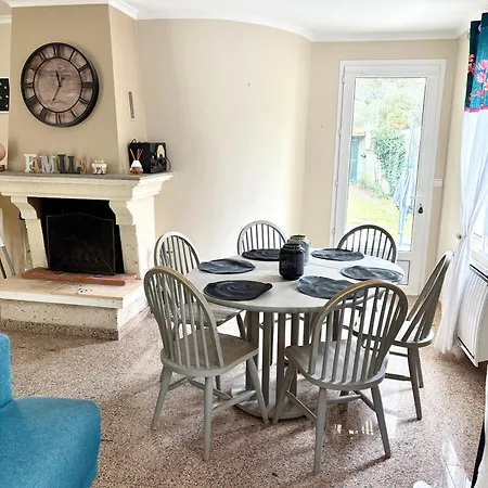 La Maison Des Epinouses, 4 à 450m De La De Chaucre