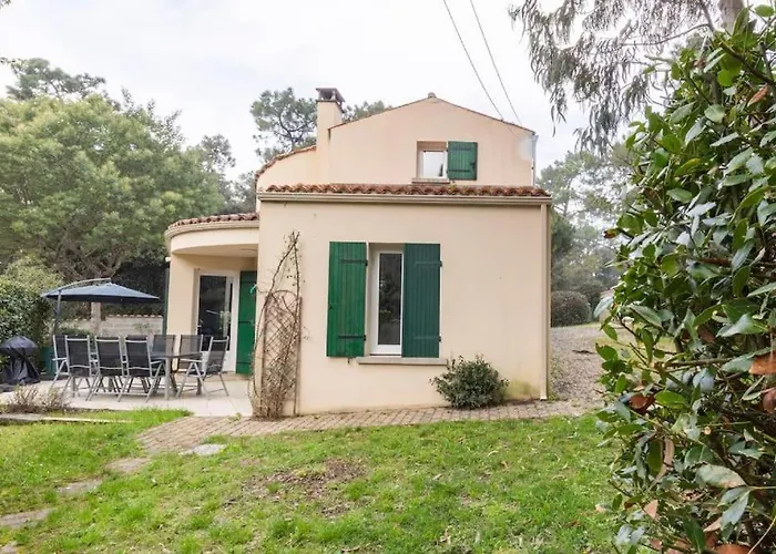 Holiday home La Maison Des Epinouses, 4 A 450m De La De Chaucre *